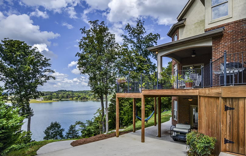 Lakefront Views on Ft Loudoun Lake